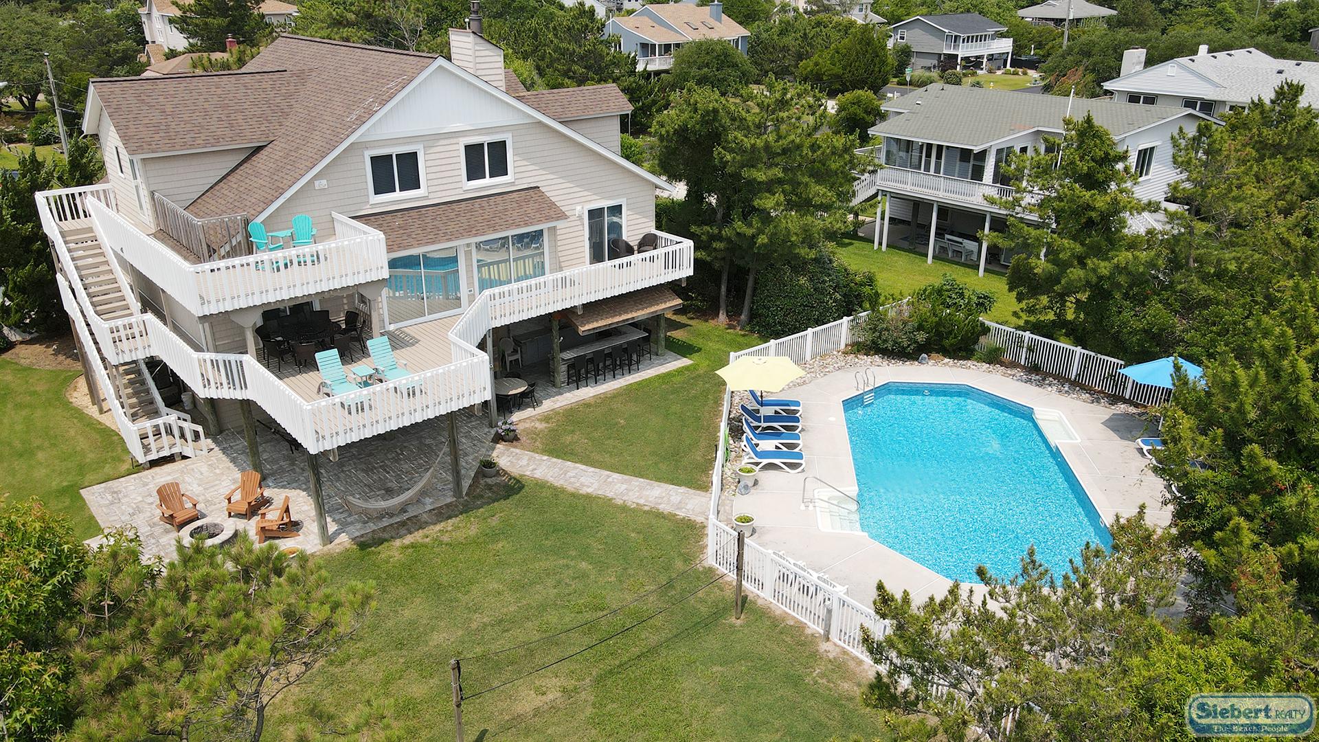 Merrytime Exterior