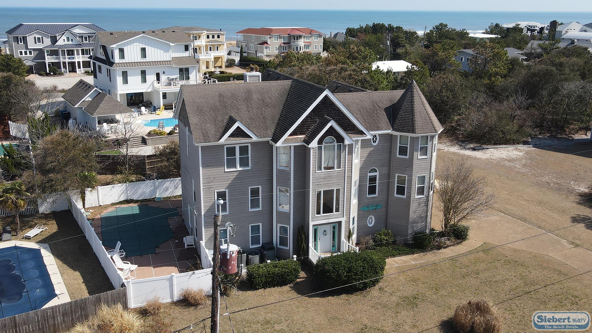 Victorian Sea-cret Exterior