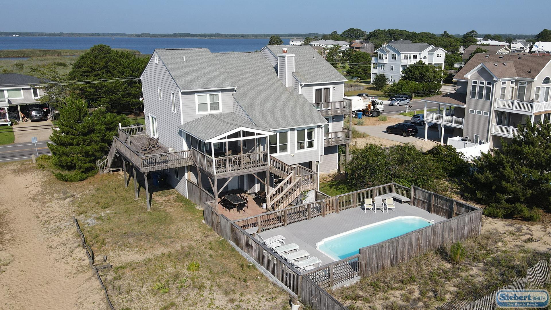 Pelican Haven Exterior