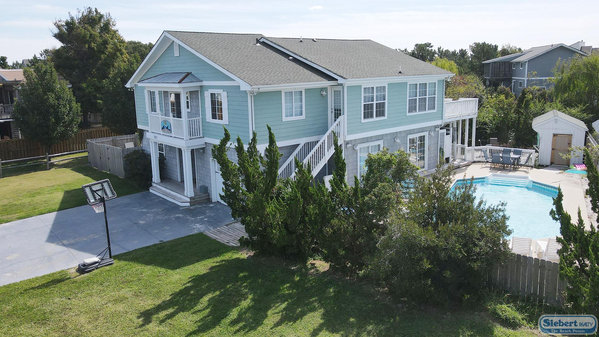 Hit the Surf Exterior